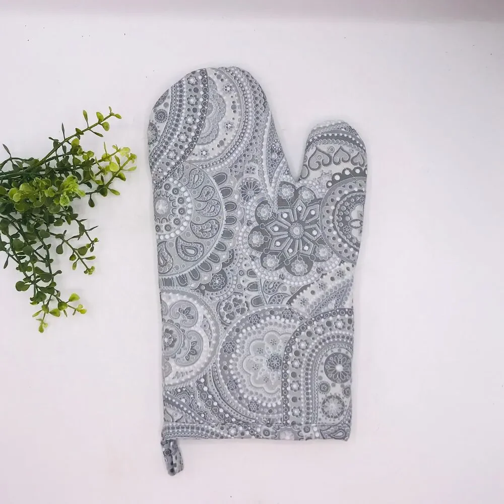Oven Mitt: Neutral Gray Paisley Baking Mitt Gift Cottage